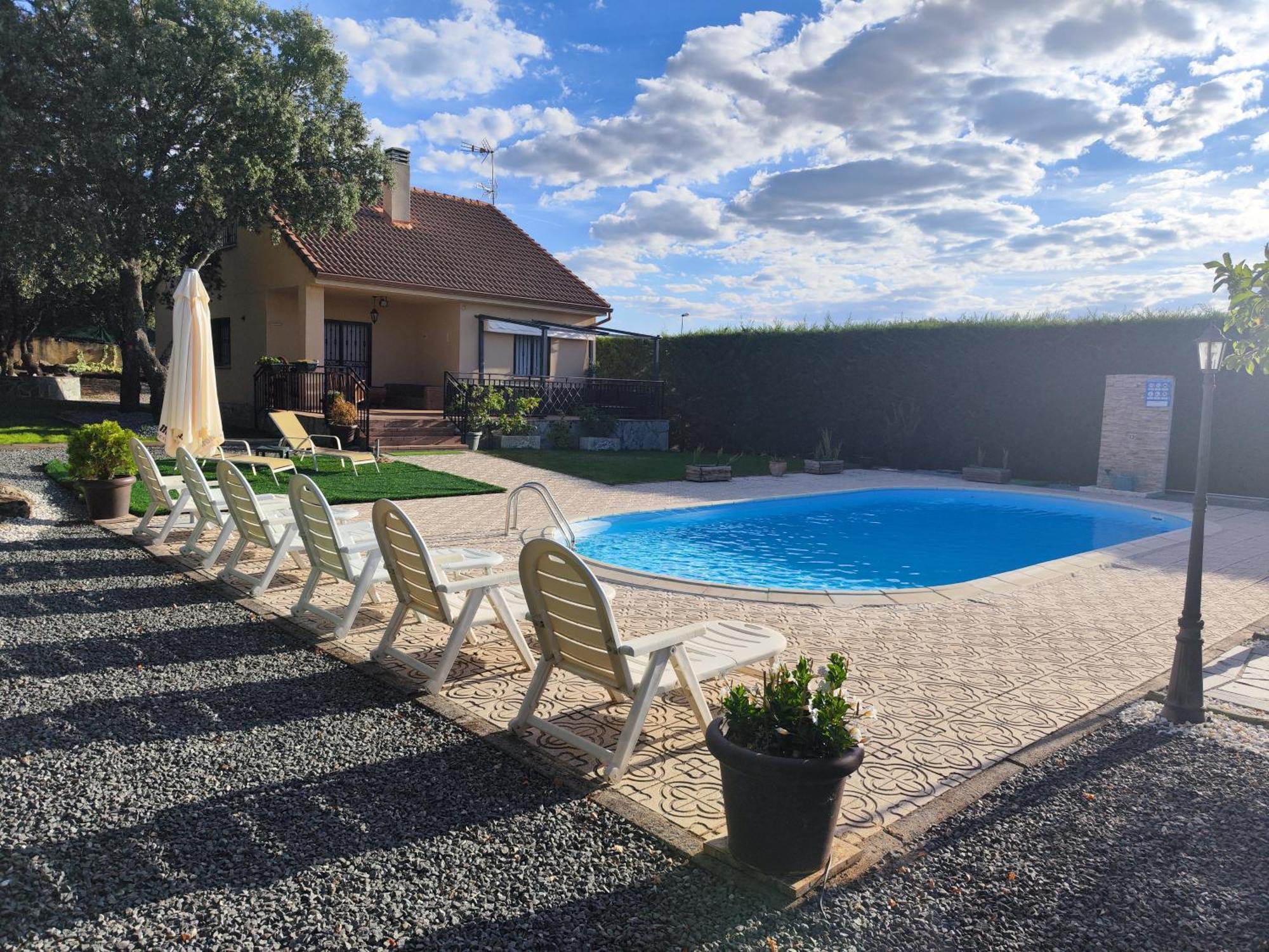 La Triqueta Villa Zarzuela del Monte Oda fotoğraf